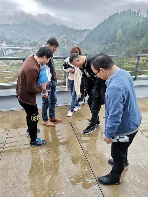 市審計局深入中心城區(qū)停車場建設(shè)項(xiàng)目二期現(xiàn)場勘察完工情況