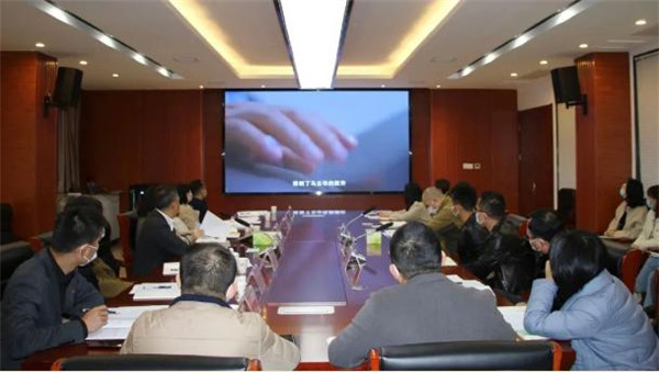 市古鎮(zhèn)公司黨總支召開全面從嚴(yán)治黨工作暨基層黨建工作述職評(píng)議會(huì)