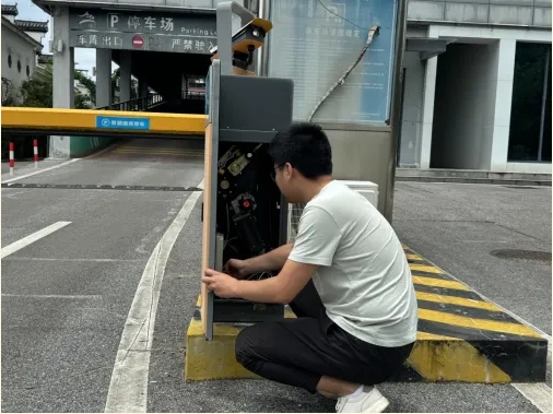 不懼高溫 “熱”力十足！致敬高溫下堅(jiān)守崗位的古鎮(zhèn)工作者（一）