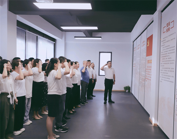 市古鎮(zhèn)投資公司黨委開展“黨建引領(lǐng)新征程，古鎮(zhèn)同心再出發(fā)”活動
